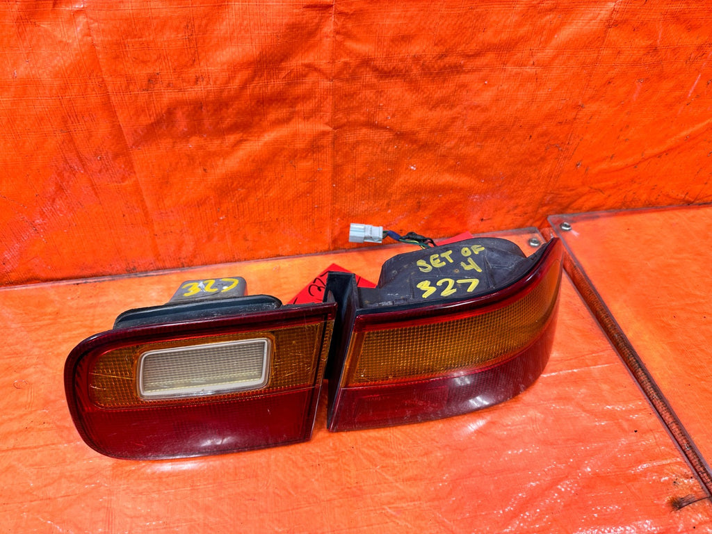 92 95 HONDA CIVIC   2D COUPE   RIGHT   INNER AND OUTER TAIL LIGHT LAMP   OEM 3277