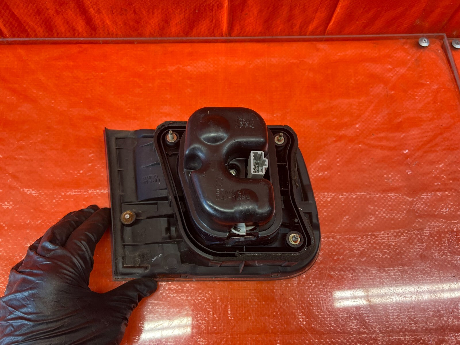 96 98 HONDA CIVIC   COUPE   PASSENGER RIGHT   INNER TAIL LIGHT LAMP   OEM #1308