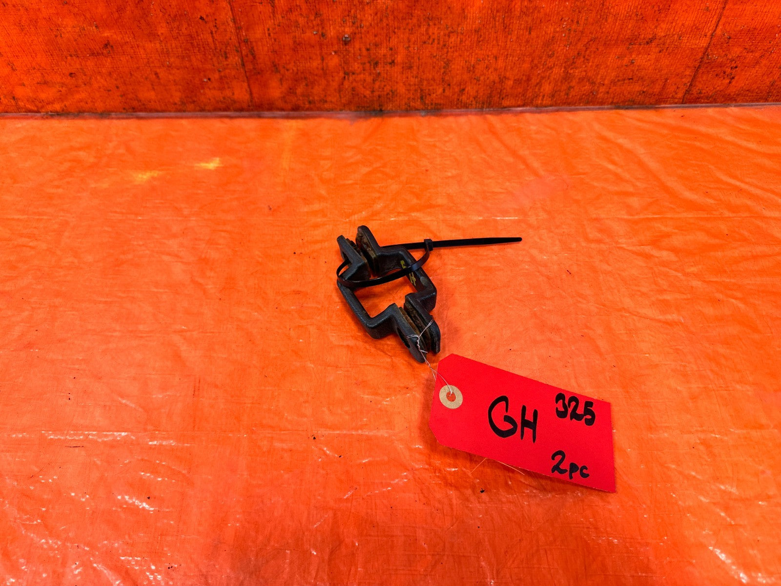 90 91 HONDA CIVIC HATCHBACK   FLOOR PILLAR MOUNTING BRACKETS SET OF 2 OEM 3250