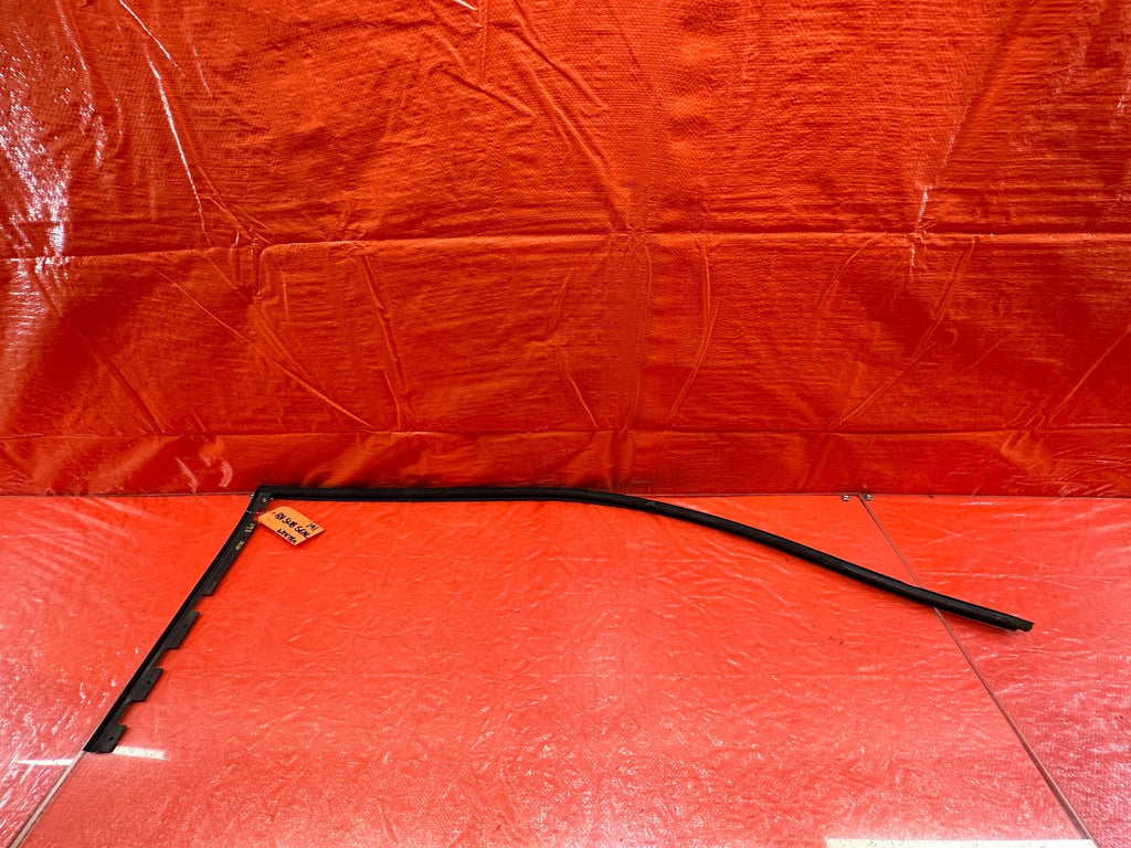 96 00 HONDA CIVIC   COUPE & HATCH   PASSENGER RIGHT DOOR GLASS SUB SEAL OEM #1910