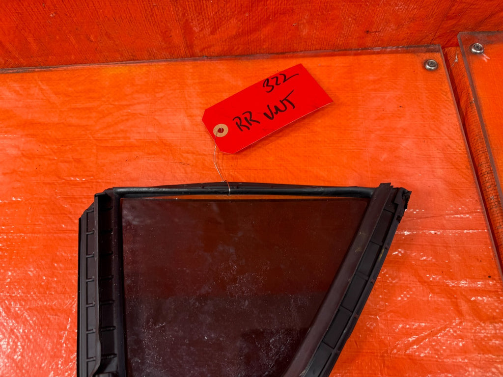 04 08 ACURA TSX   PASSENGER RIGHT REAR   DOOR VENT GLASS   OEM FACTORY #3228