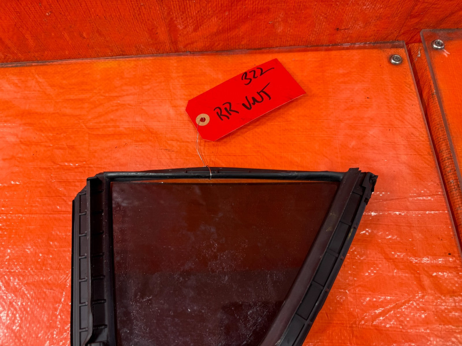 04 08 ACURA TSX   PASSENGER RIGHT REAR   DOOR VENT GLASS   OEM FACTORY #3228