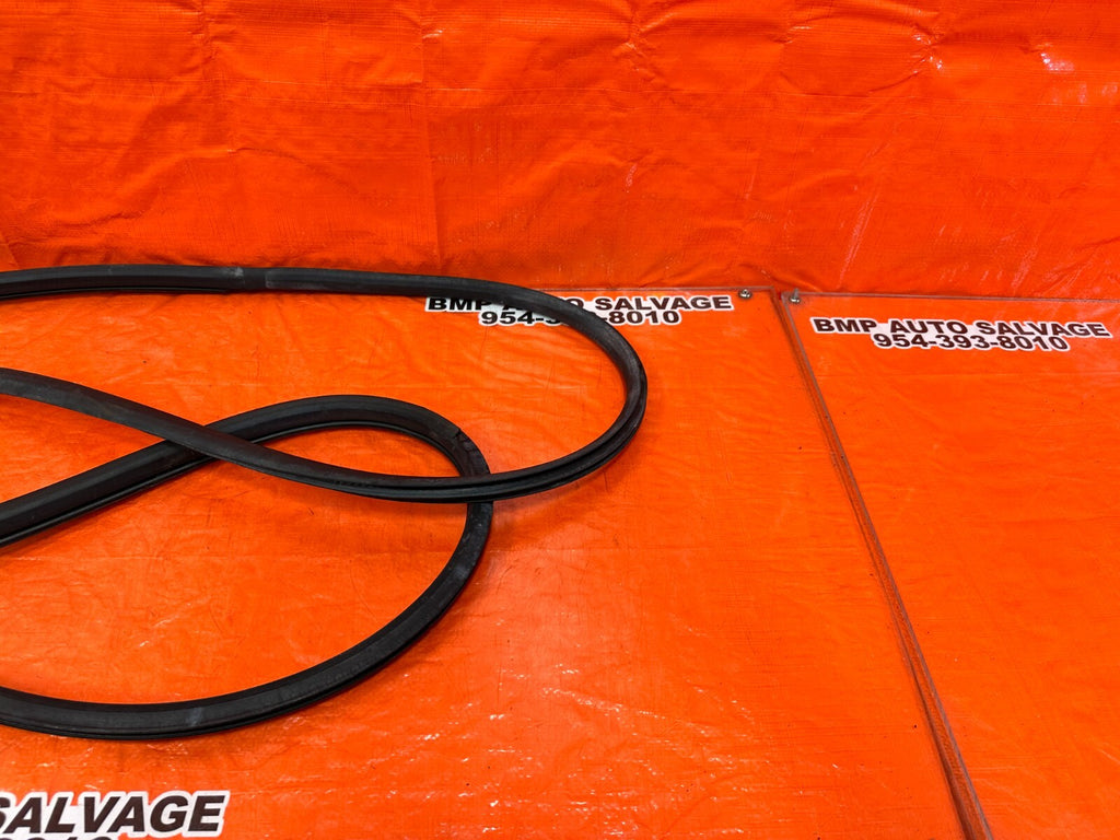 08 15 INFINITI G37 Q60 COUPE   CHASSIS TO DOOR OPEN TRIM WEATHER STRIP RIGHT 2454