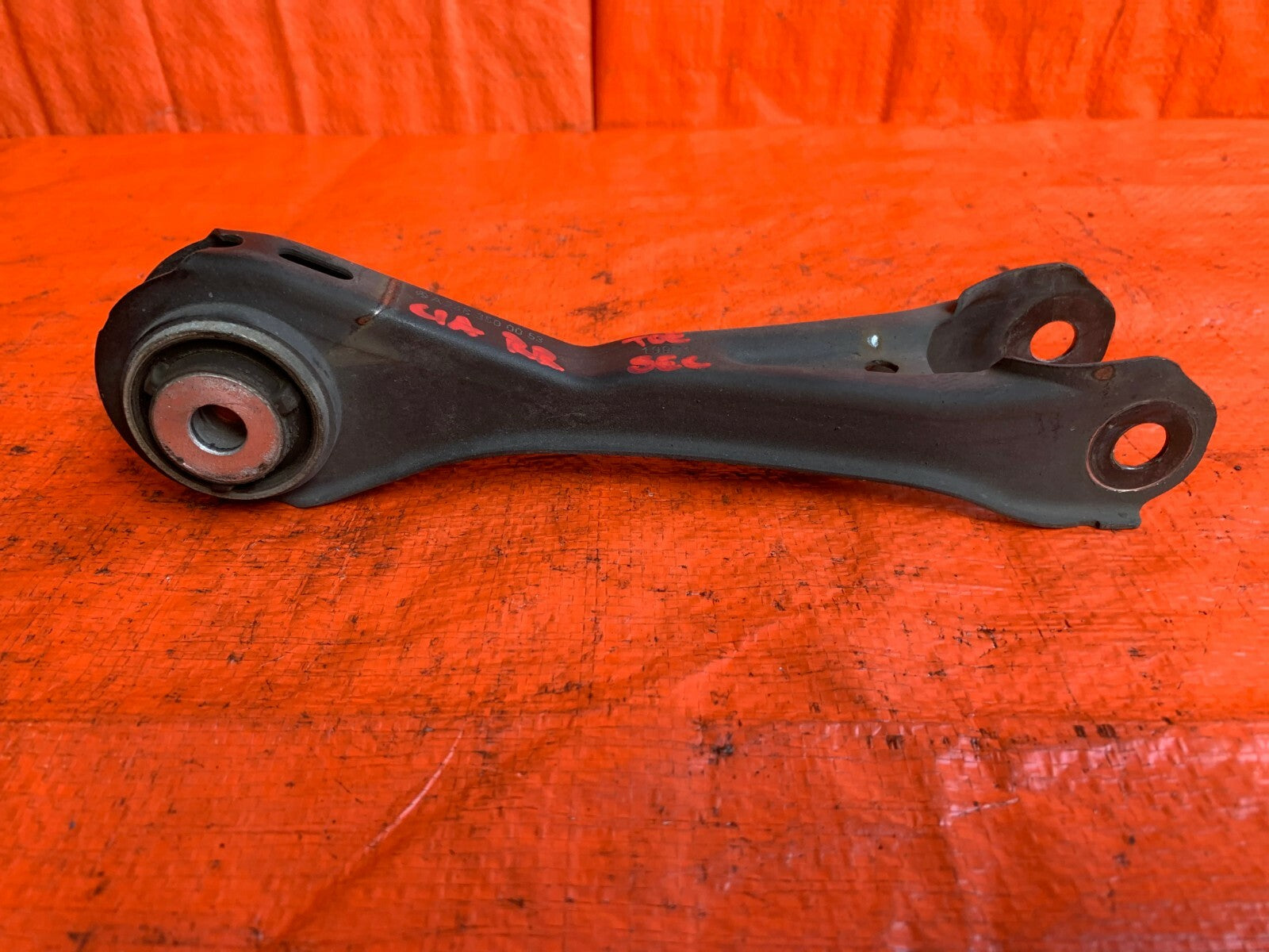 OEM 2015 MERCEDES CLA 250 4MATIC   PASSENGER RIGHT REAR LOWER CONTROL ARM0