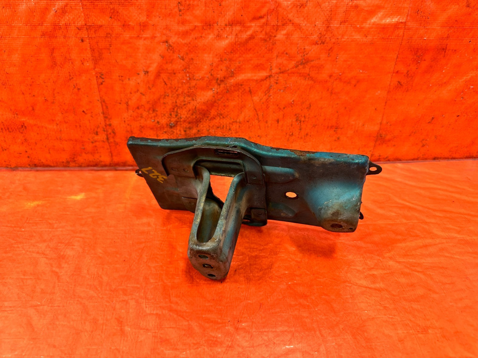 92 95 HONDA CIVIC   BATTERY MOUNTING TRAY BRACKET   OEM FACTORY #3275
