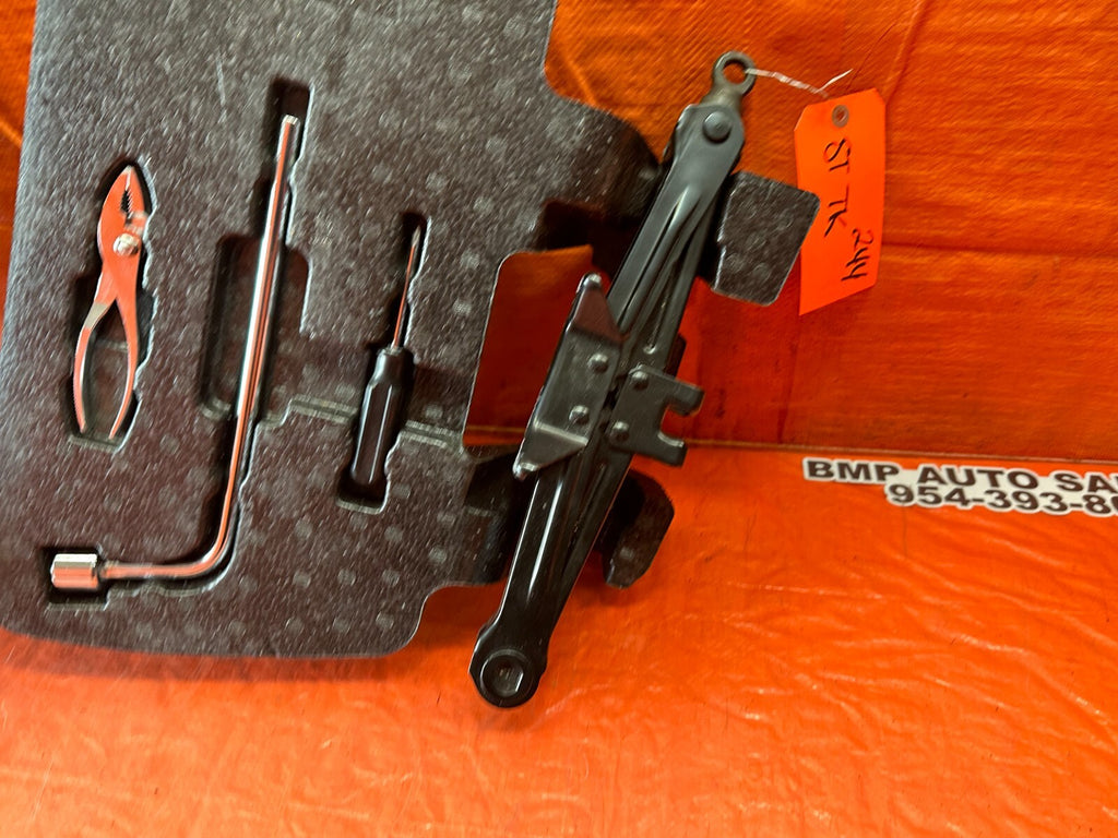 07 12 LEXUS ES350   SPARE TIRE TOOL KIT   JACK LUG NUT WRENCH SWIVEL   OEM #2447