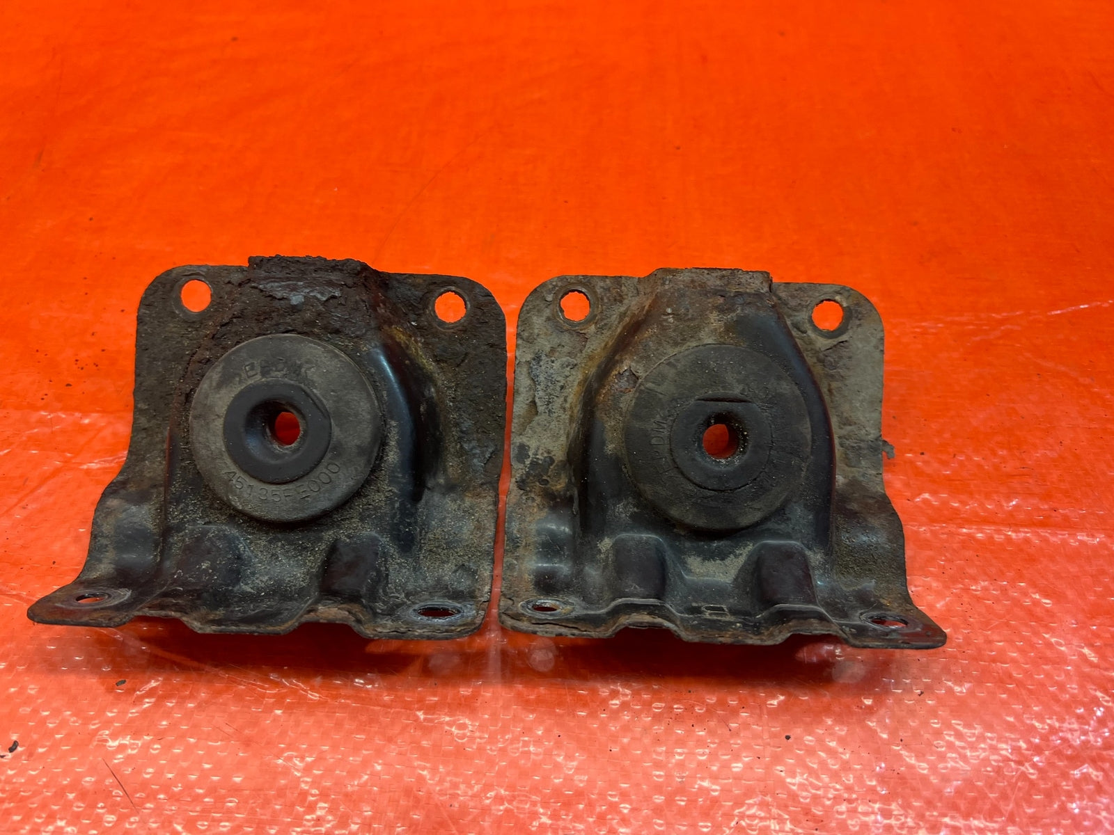 15 21 SUBARU WRX & STI LOWER RADIATOR MOUNTING BRACKET SET LEFT & RIGHT OEM #1705