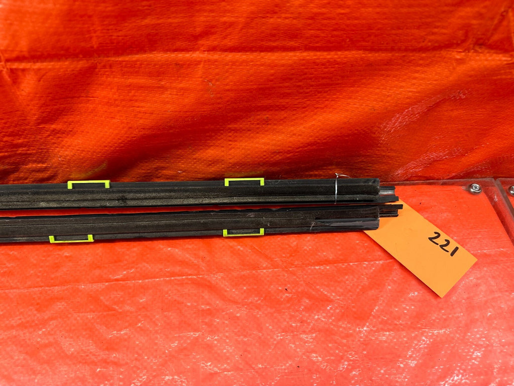 96 00 HONDA CIVIC COUPE HATCH EXTERIOR DOOR WINDOW GLASS TRIM SET LEFT RIGHT 2217
