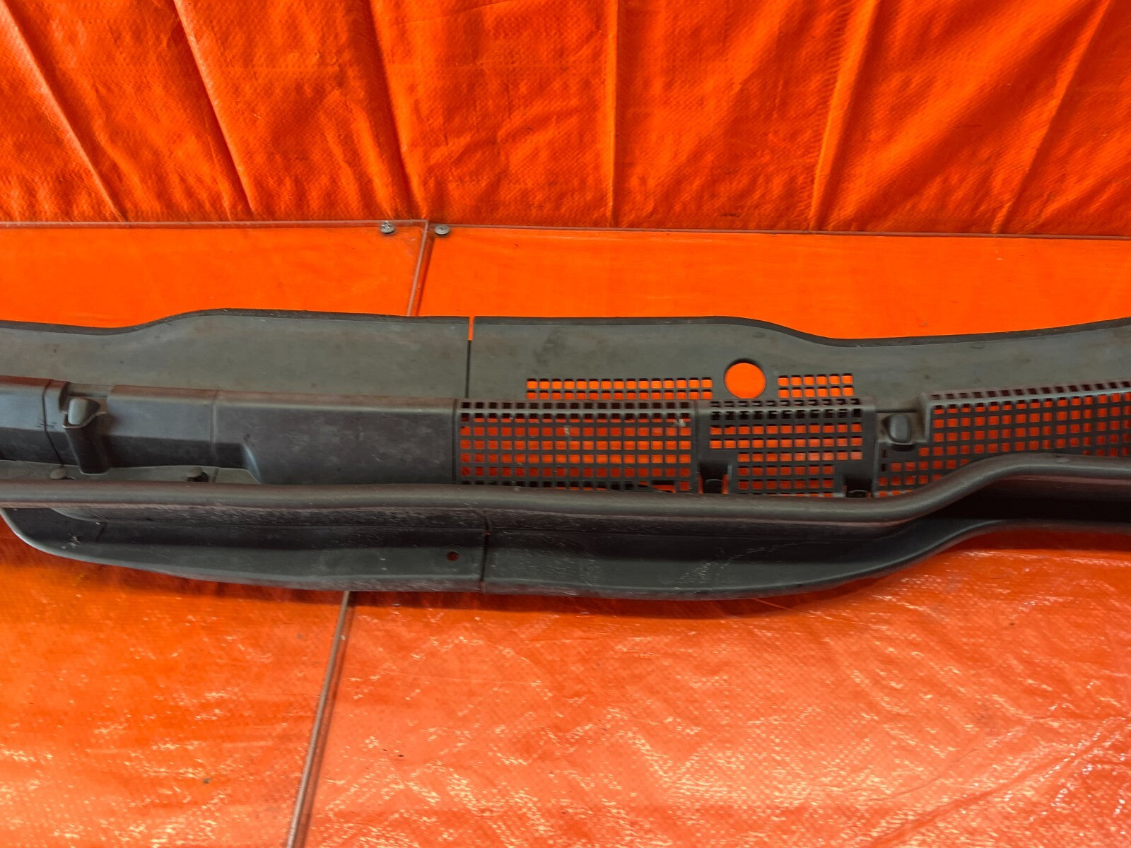 04 05 ACURA TSX   WINDSHIELD WIPER COWL TRIM PLASTIC   OEM FACTORY #1566