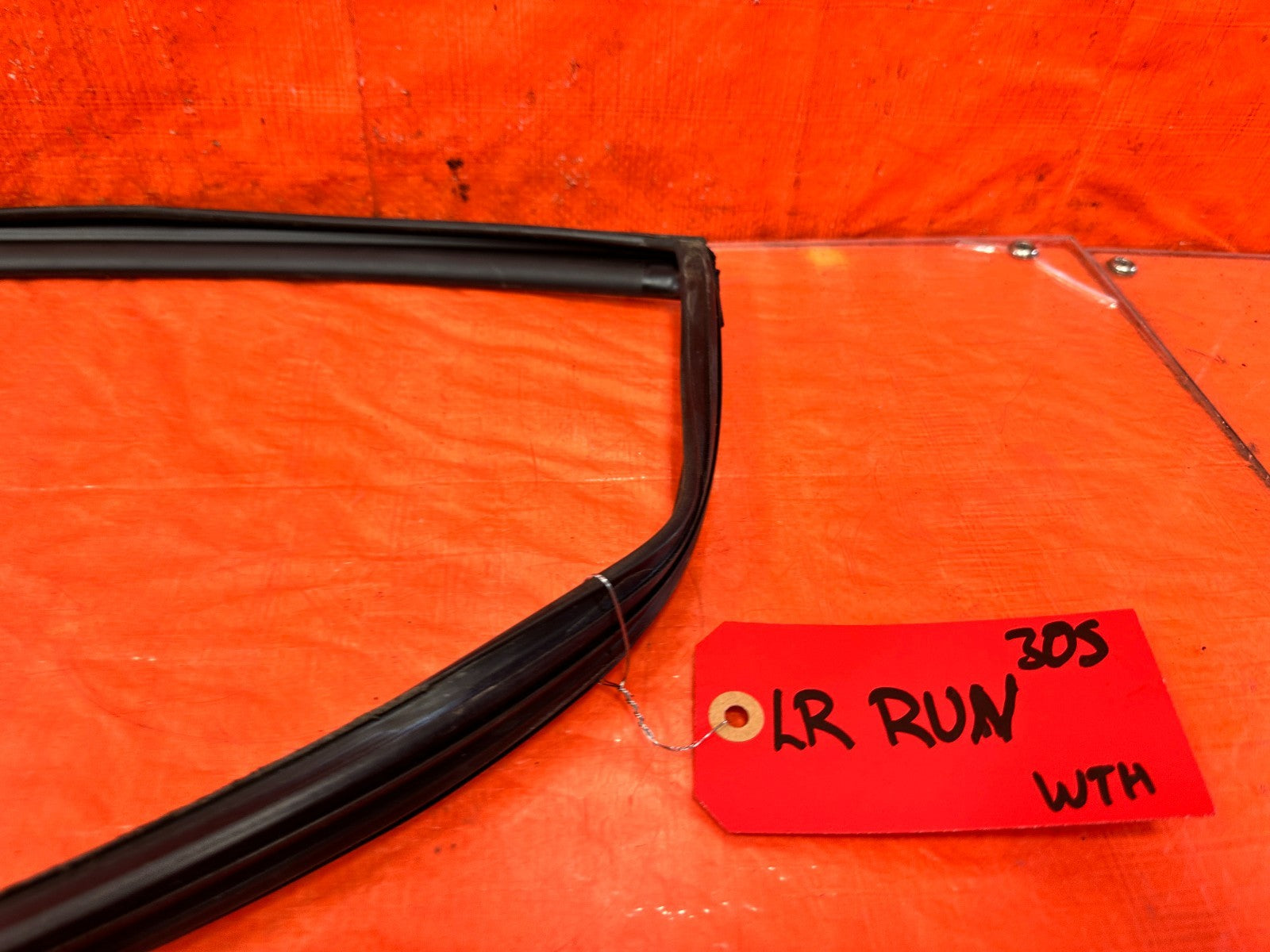 09 14 ACURA TSX   DRIVER LEFT REAR WINDOW GLASS RUN CHANNEL   OEM 3052