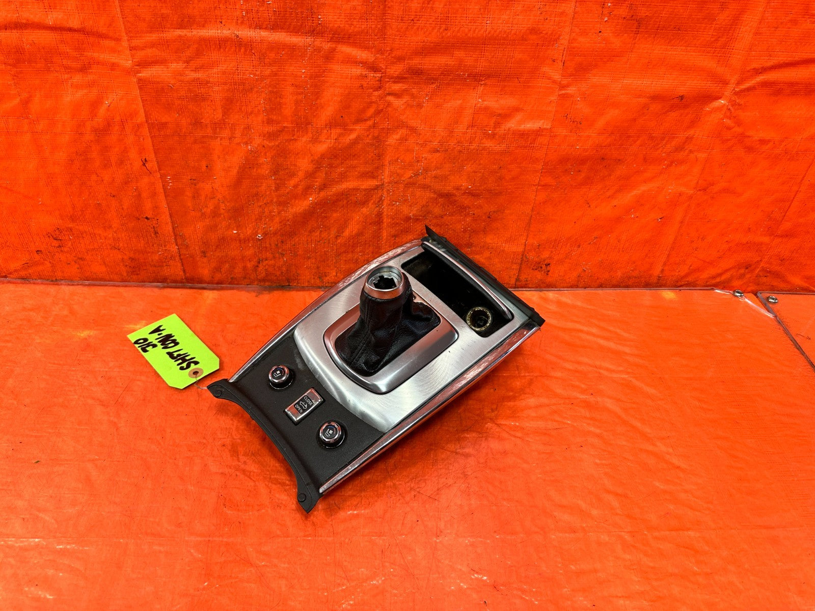 09 13 INFINITI G37 CONVERTIBLE   AUTOMATIC SHIFTER CONSOLE COMPLETE   OEM #3102
