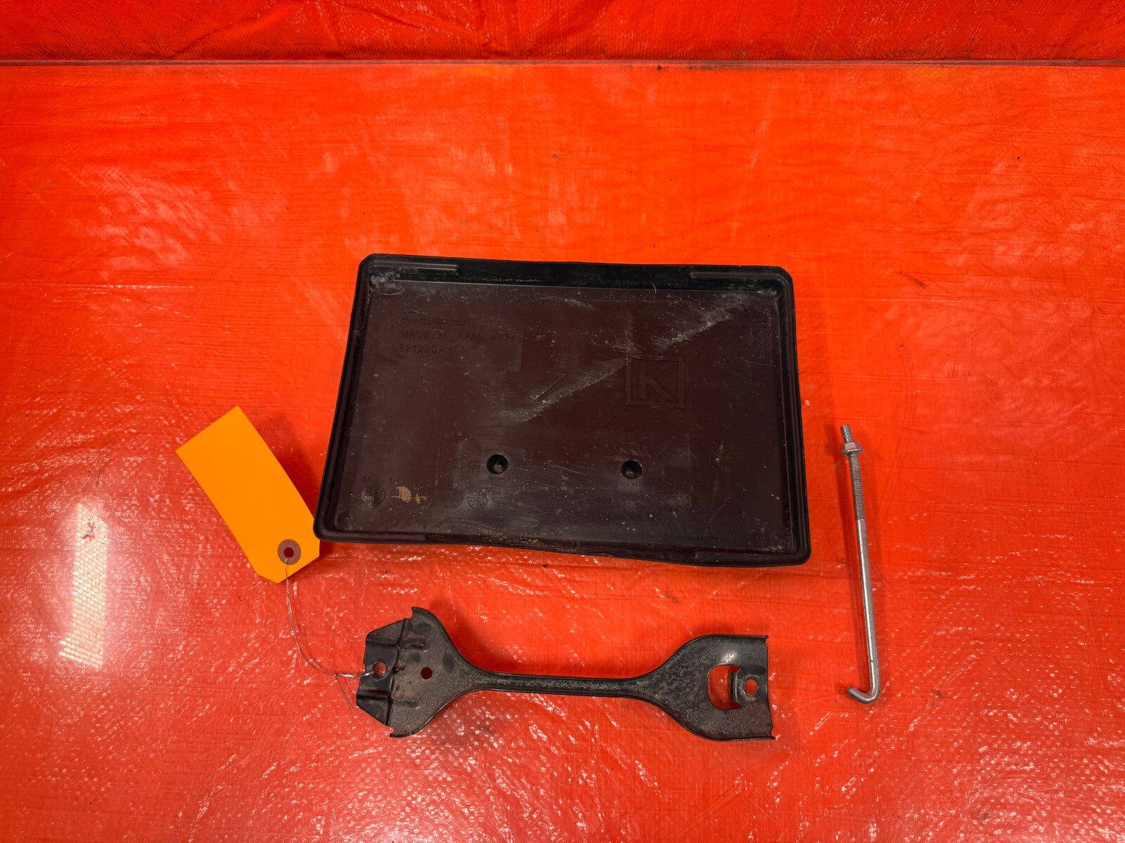 13 16 SCION FRS   17 20 86 13 20 BRZ   BATTERY TRAY PLASTIC AND TIE DOWN   OEM #5