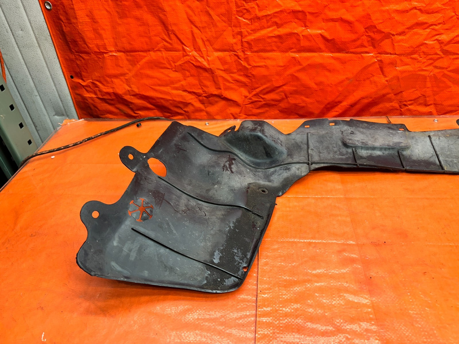 94 01 ACURA INTEGRA FRONT BUMPER UNDER COVER CENTER SPLASH SHIELD OEM #3317