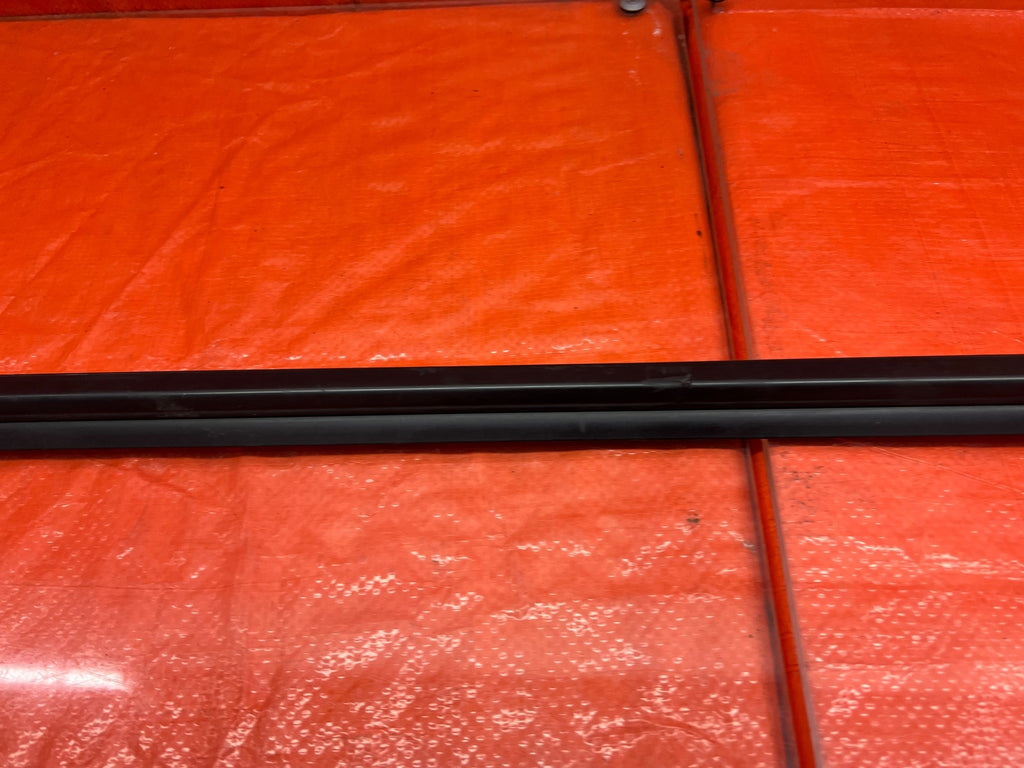 08 15 INFINITI G37 & Q60   DRIVER LEFT FRONT EXTERIOR WINDOW GLASS TRIM OEM #1697