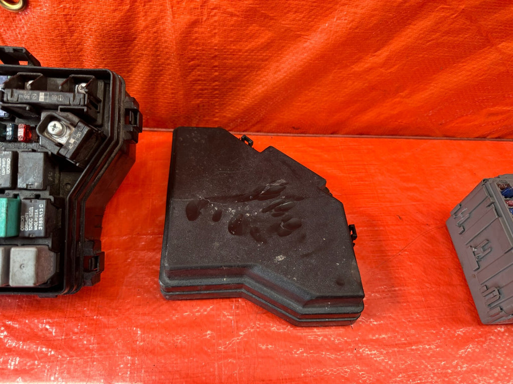 09 11 HONDA CIVIC SI 2D   EXTERIOR / ENGINE BAY   FUSE BOX PANEL   OEM #1947