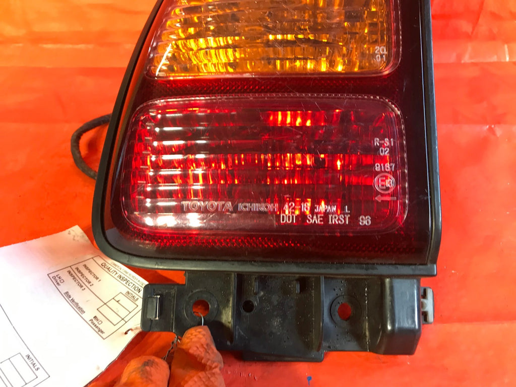 OEM 2004 04 TOYOTA RAV4 RAV 4 DRIVER LEFT TAIL LIGHT LAMP L LH1