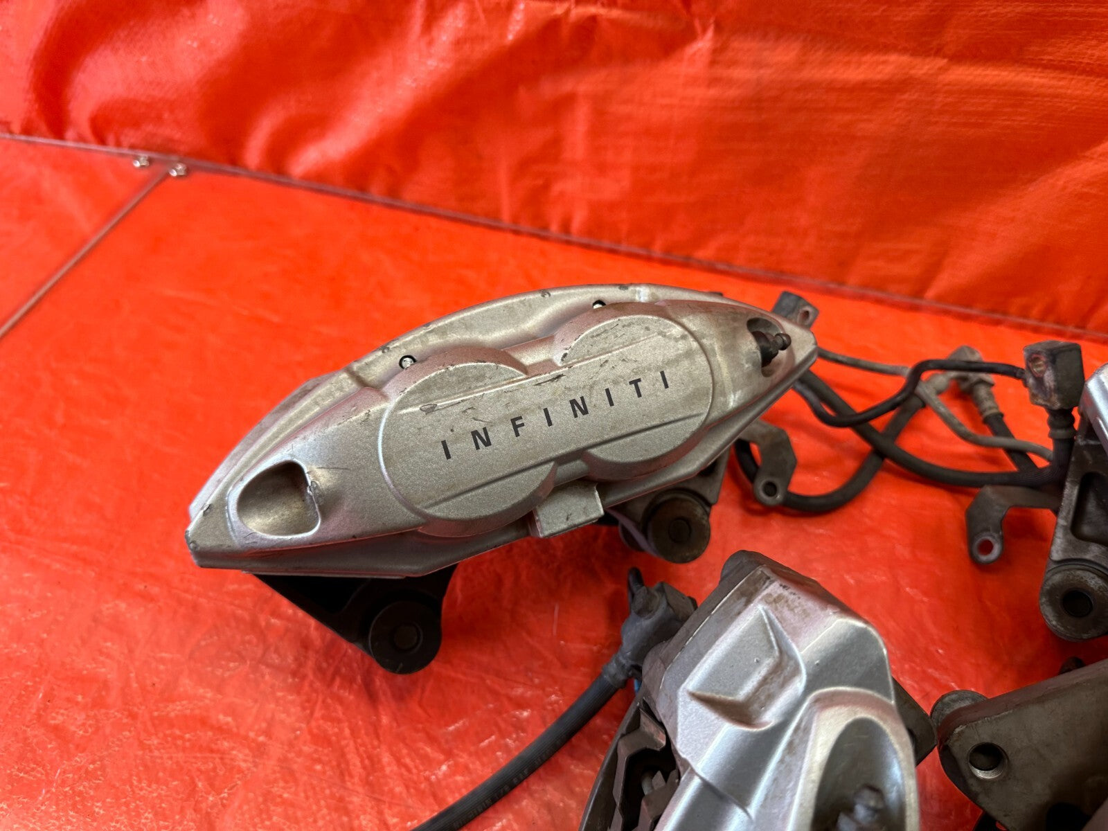 08 15 INFINITI G37 & Q60 SPORT   AKEBONO   BRAKE CALIPERS LEFT & RIGHT   OEM 18817