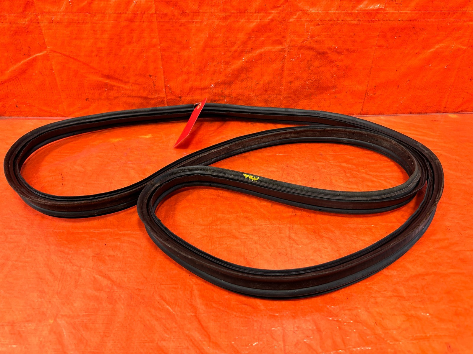 10 16 HYUNDAI GENESIS COUPE TRUNK WEATHER STRIP TRIM GASKET LINER LINING OEM 30211