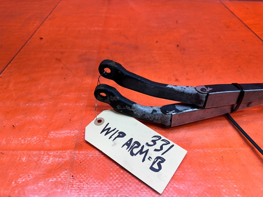 94 01 ACURA INTEGRA FRONT WINDSHIELD WIPER ARM SET OEM #3314