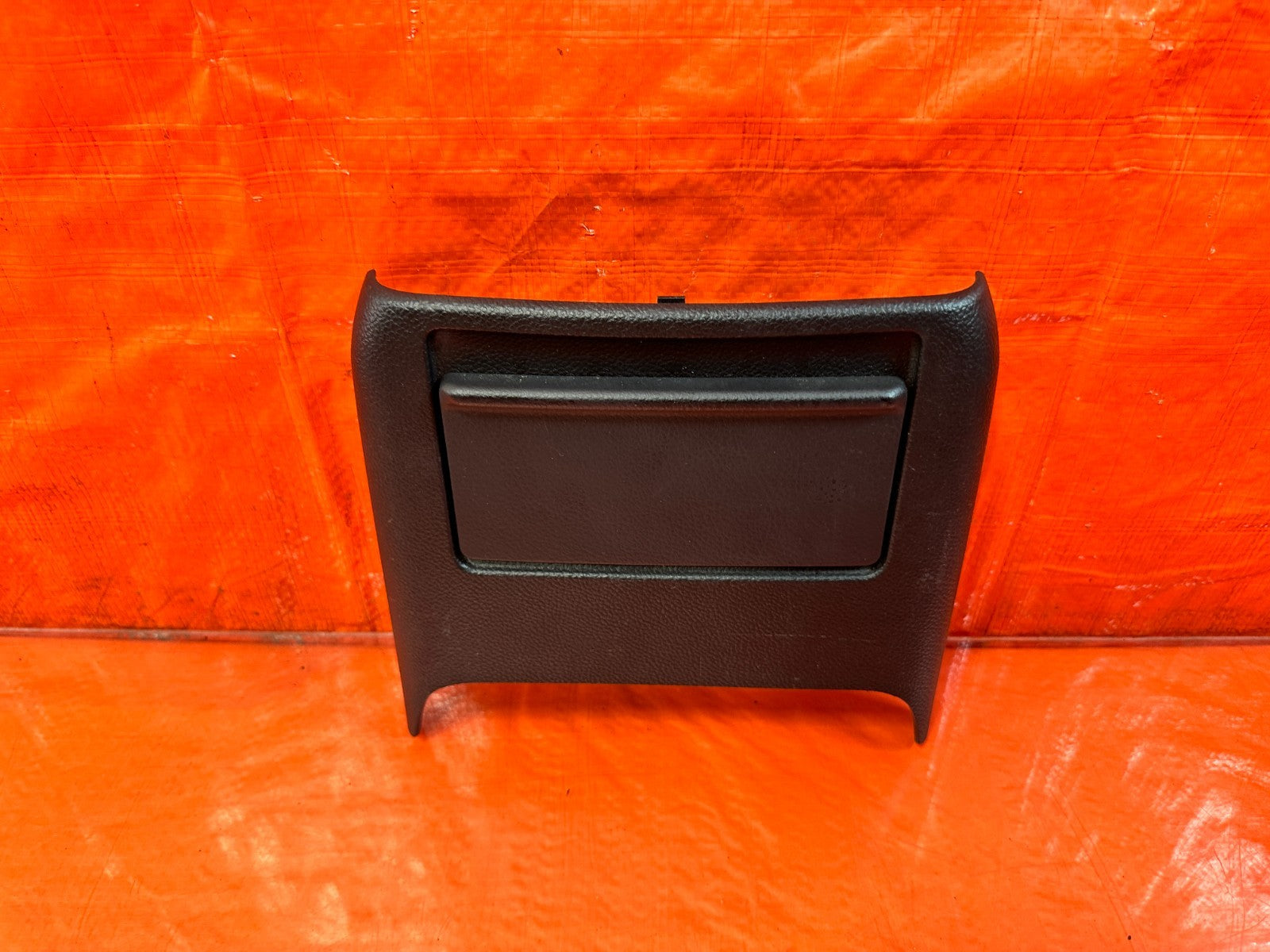08 15 INFINITI G37 & Q60    2D COUPE   REAR ARM REST CENTER CONSOLE TROM POCKET2