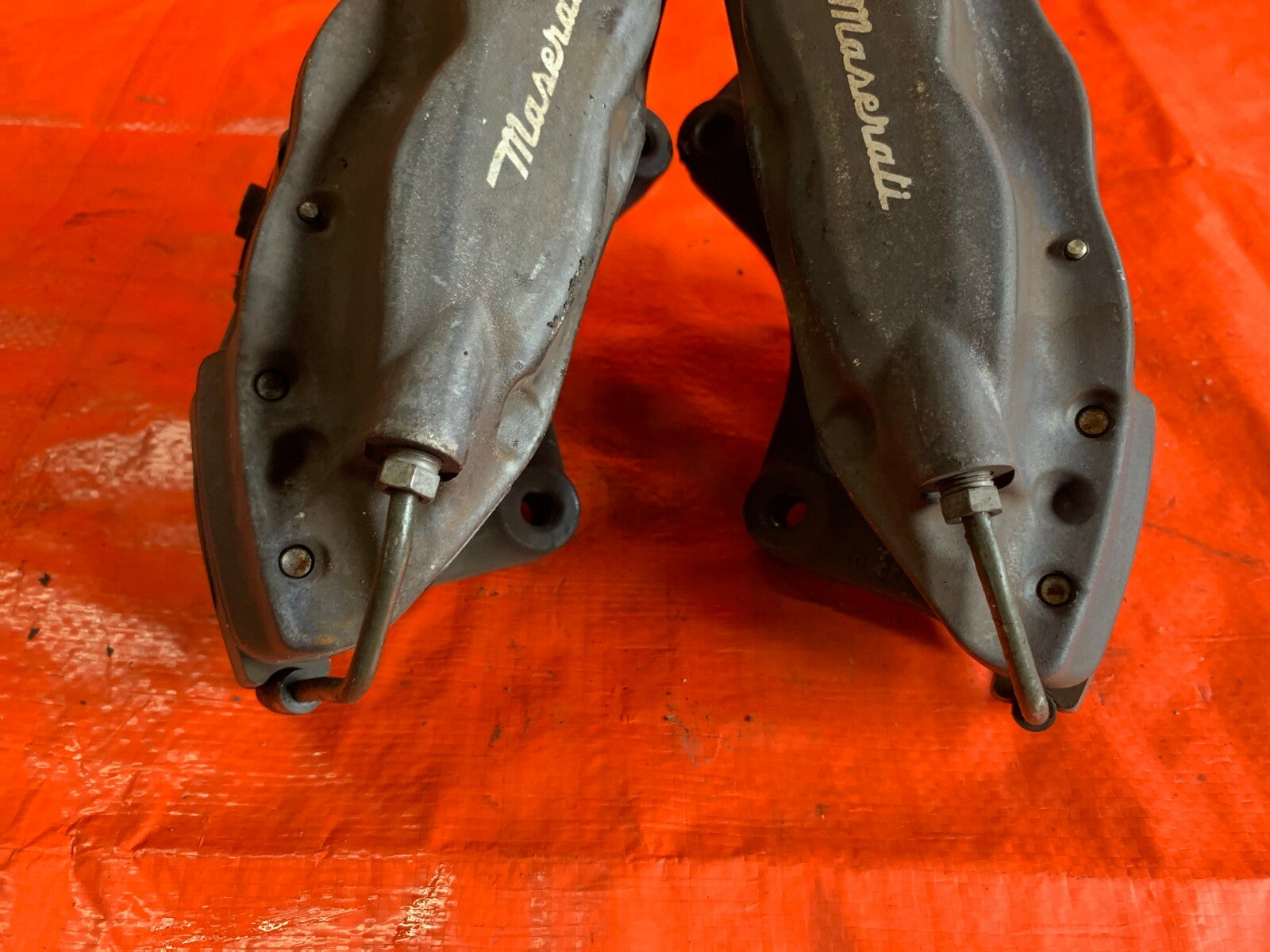 OEM 2015 15 MASERATI GHIBLI   REAR BRAKE CALIPER SET   LEFT RIGHT CALIPERS2