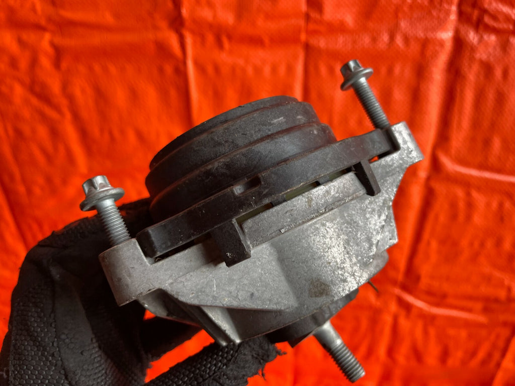 BMW 12 16 328i / 13 20 320i   RWD   2.0L ENGINE   DRIVER LEFT MOTOR MOUNT OEM 5