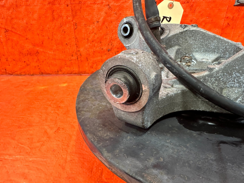 08 15 INFINITI G37 & Q60   SPORT ONLY   RIGHT REAR SPINDLE KNUCKLE HUB OEM #32811