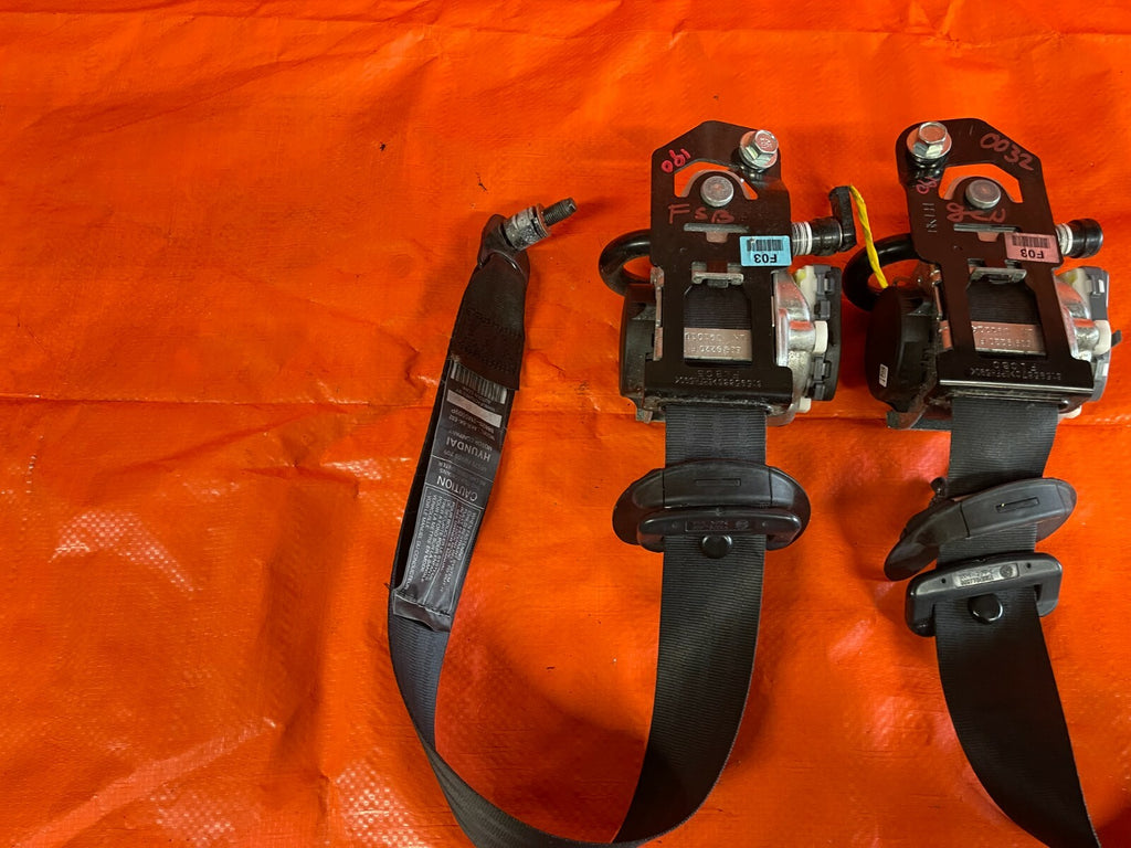 10 12 HYUNDAI GENESIS 2D COUPE   FRONT SEAT BELT SET   BELTS LEFT RIGHT   OEM OE6