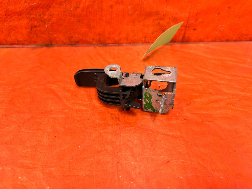 06 11 CIVIC 2D COUPE   FUEL AND TRUNK RELEASE CABLE  PULL LEVER   OEM #3002