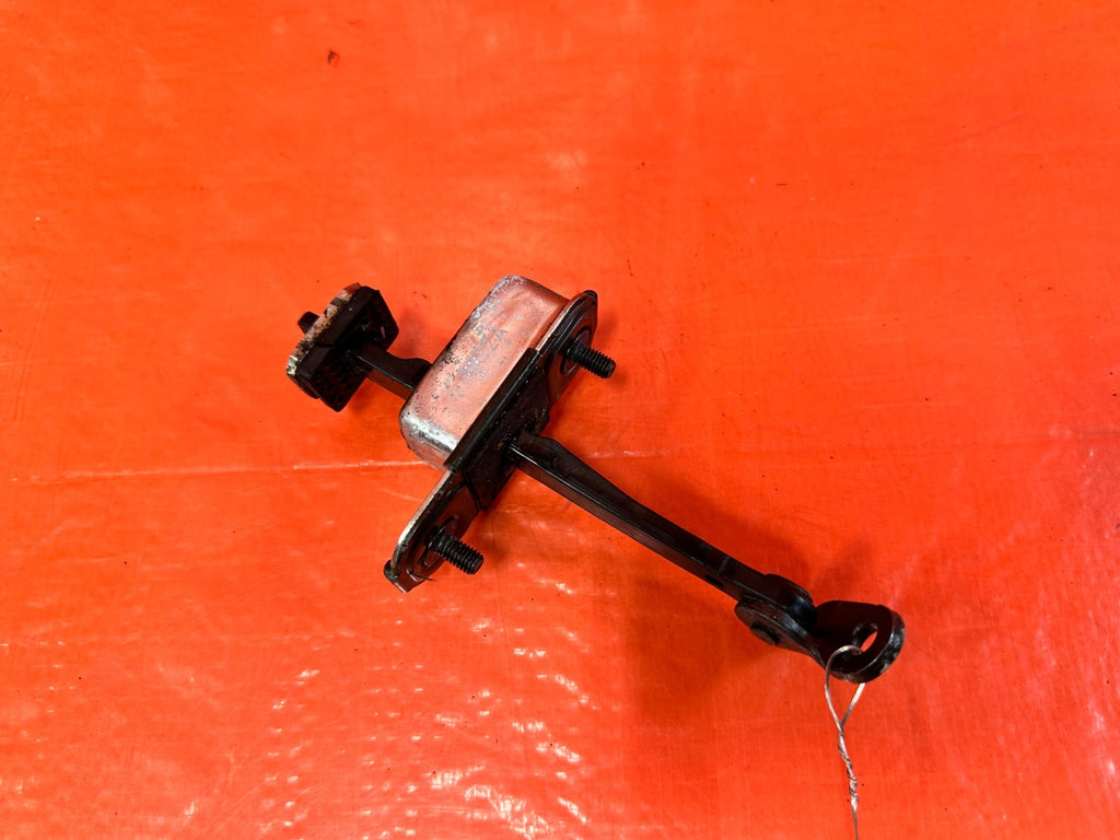 10 16 HYUNDAI GENESIS COUPE DRIVER LEFT DOOR CHECKER HINGE ARM STOPPER #3022