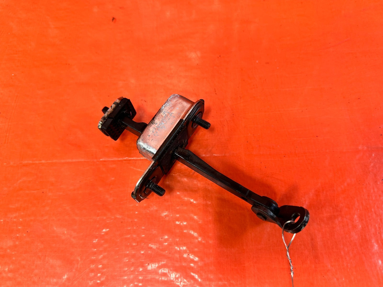 10 16 HYUNDAI GENESIS COUPE DRIVER LEFT DOOR CHECKER HINGE ARM STOPPER #3022