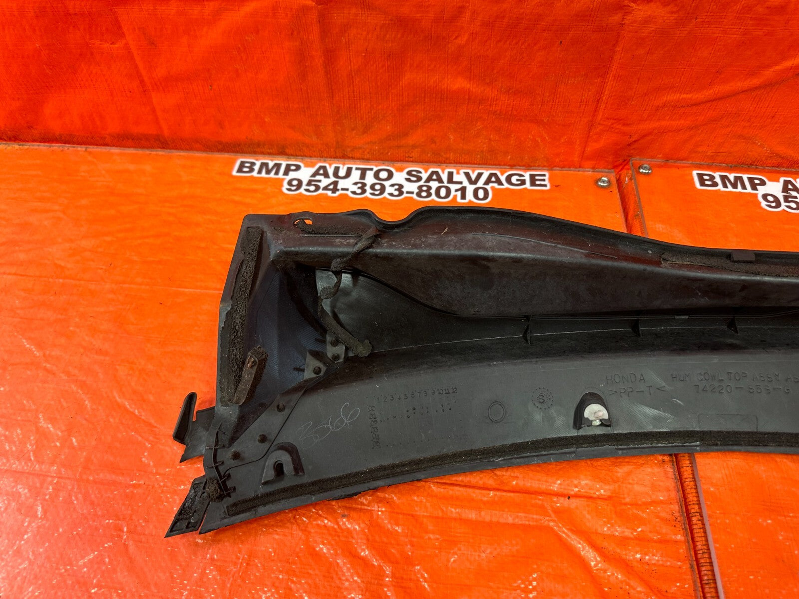 02 05 HONDA CIVIC SI EP3 HATCH   WIPER COWL TRIM   PASSENGER RIGHT SIDE OEM #2589