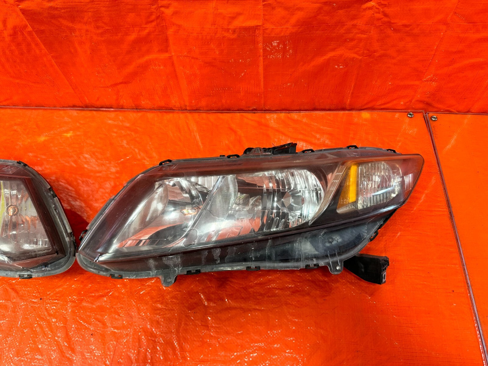 2013 13 HONDA CIVIC 2D COUPE HEADLIGHTS HEADLAMPS   LEFT AND RIGHT HEADLIGHT SET4