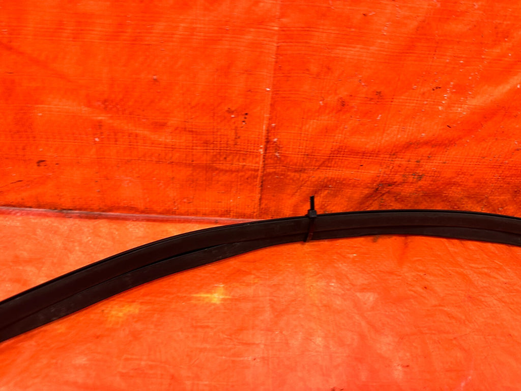 96 00 HONDA CIVIC SEDAN 4D   TOP OF THE ROOF WEATHER STRIP DRIP RETAINER OEM 2978