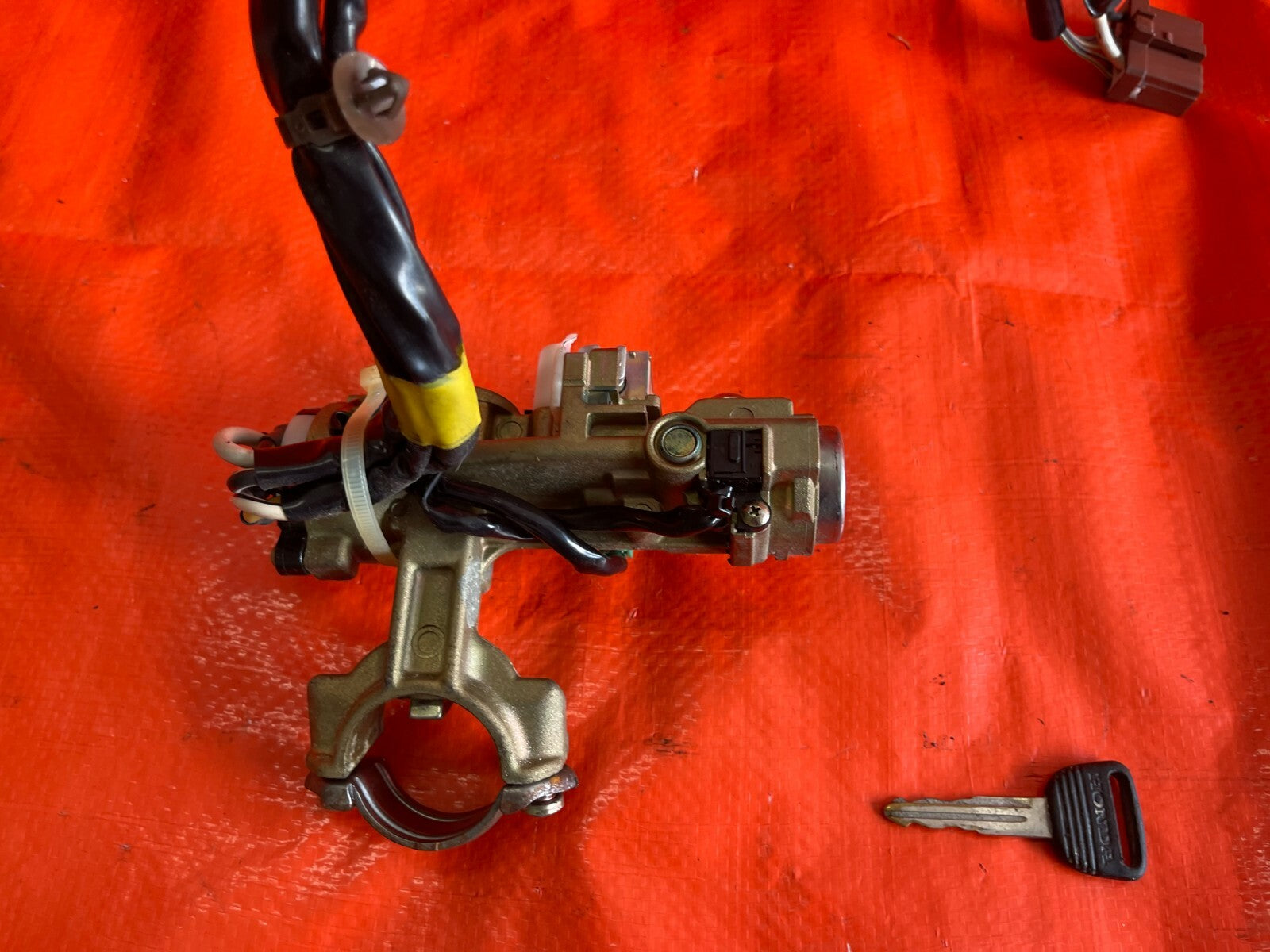96 98 HONDA CIVIC   EX   AUTOMATIC MODEL   STEERING COLUMN KEY IGNITION SWITCH3