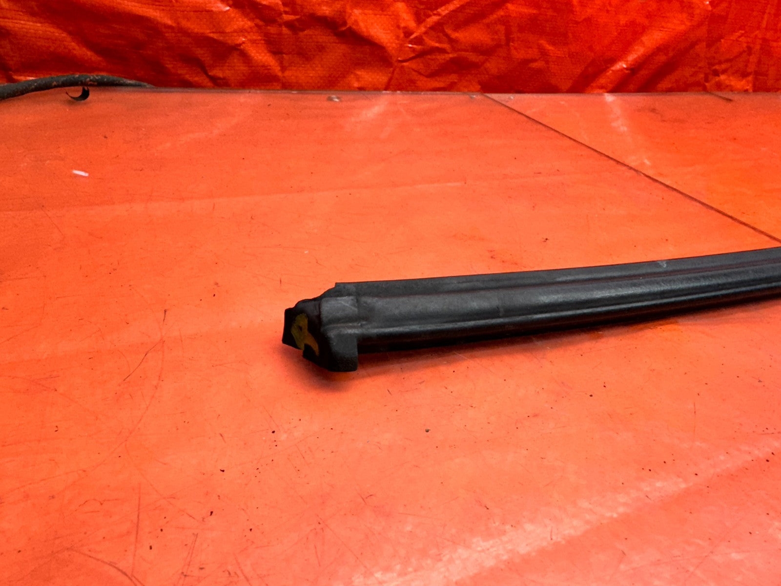 94 01 ACURA INTEGRA COUPE RIGHT PASSENGER DOOR UPPER GLASS WEATHERSTRIP #3318