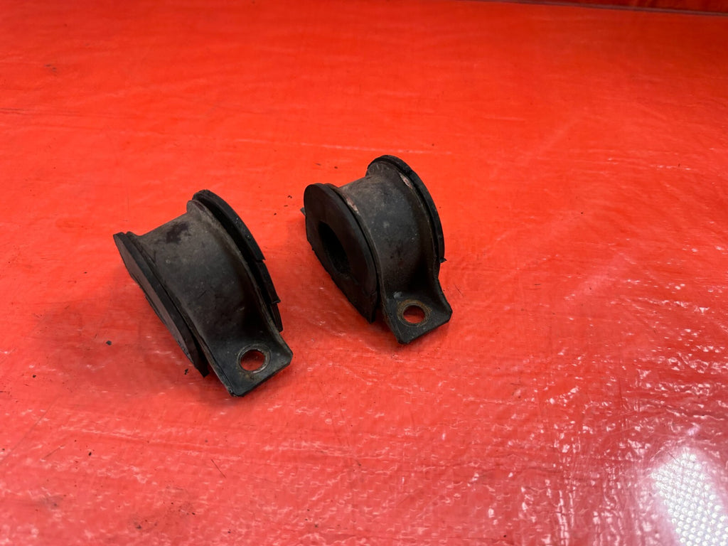 88 01 HONDA PRELUDE   FRONT SWAY BAR MOUNTING BRACKET & BUSHING SET   OEM #2104