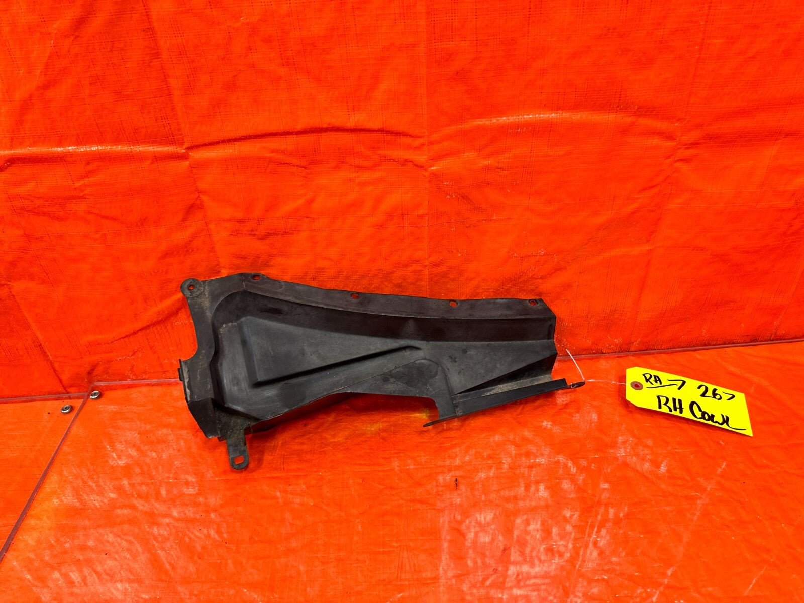 90 95 MAZDA MX 5 MIATA   RIGHT WIPER COWL TRIM BAFFLE   OEM FACTORY #2670