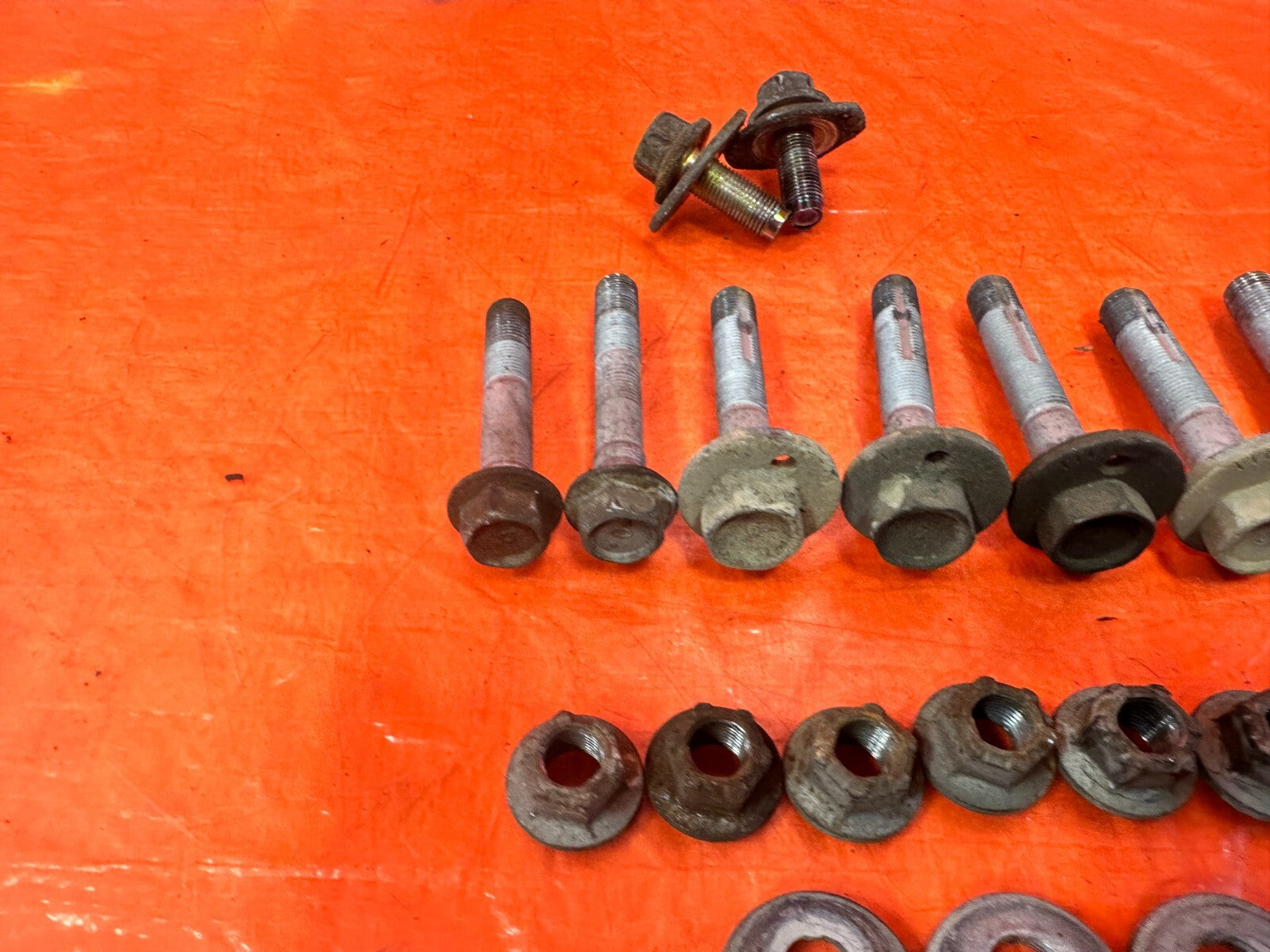 03 07 INFINITI G35 COUPE   REAR TRAILING ARM SPINDLE CAMBER CASTER BOLTS OEM 2985