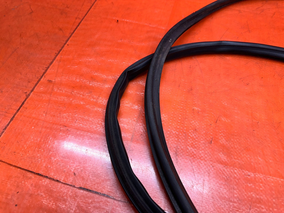 1994-2001 ACURA INTEGRA 2D PASSENGER RIGHT DOOR WEATHERSTRIP SEAL OEM #34910