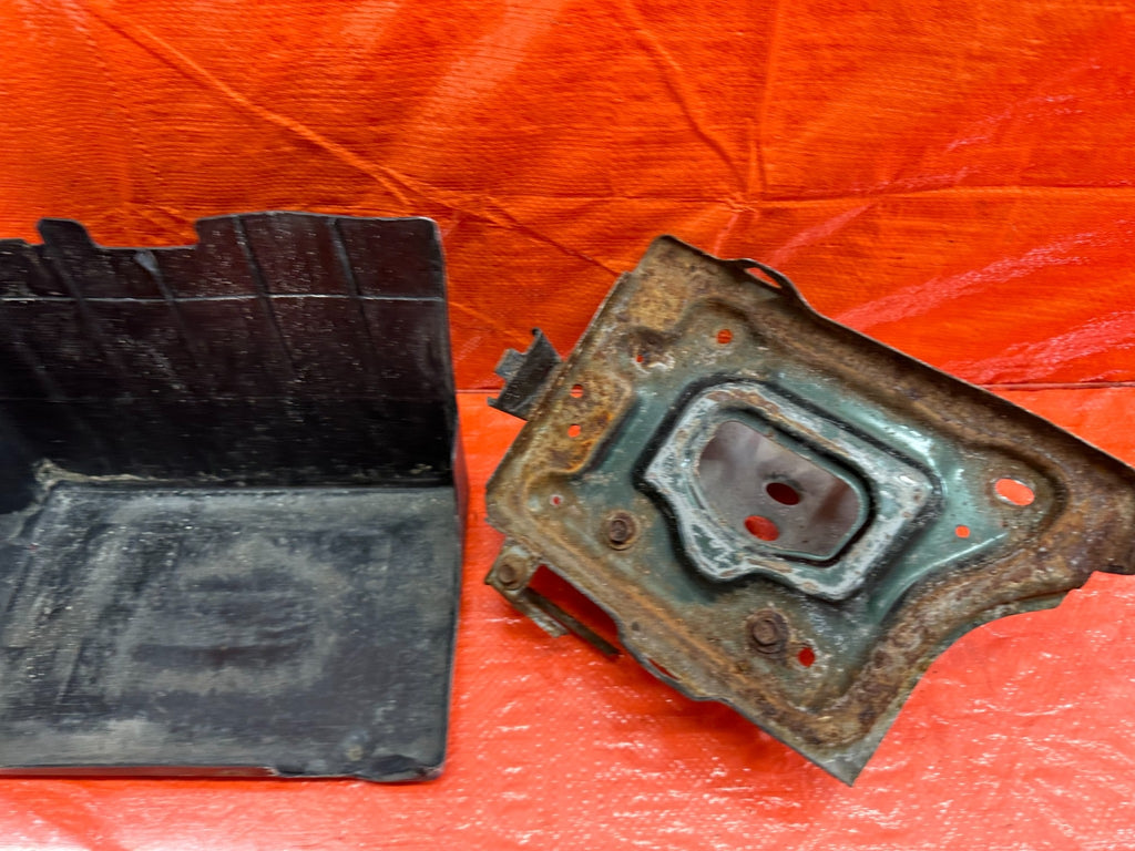 92 01 HONDA PRELUDE   BATTERY TRAY W/ MOUNTING BRACKET   OEM #2106