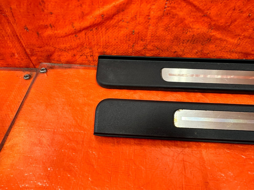 09 15 INFINITI G37 CONVERTIBLE LEFT AND RIGHT FLOOR PILLARS SCUFF PLATE SET 3297