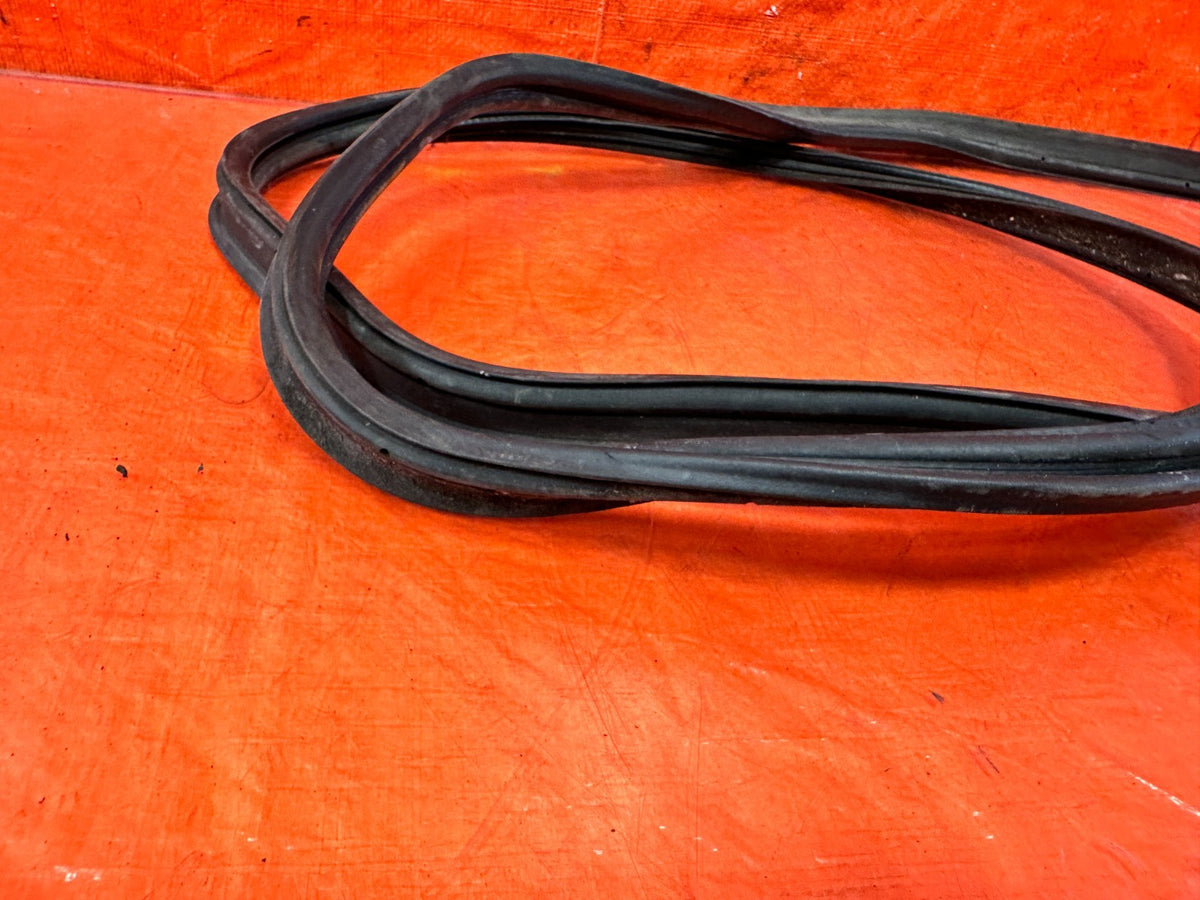 04-11 MAZDA RX8 RX-8 - TRUNK WEATHER STRIP TRIM GASKET LINER RUBBER - OEM #3035
