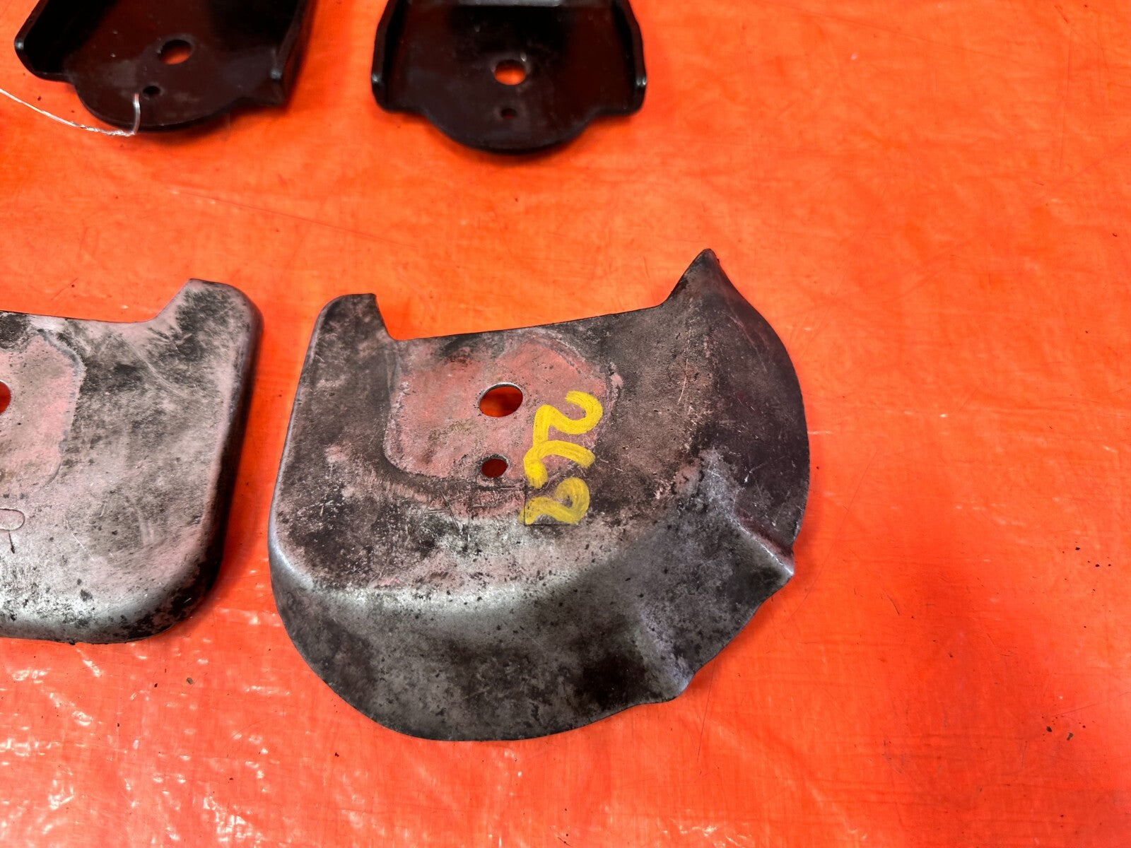 03 09 NISSAN 350Z   LEFT AND RIGHT ENGINE MOUNT MOUNTING STAY BRACKETS OEM 2624