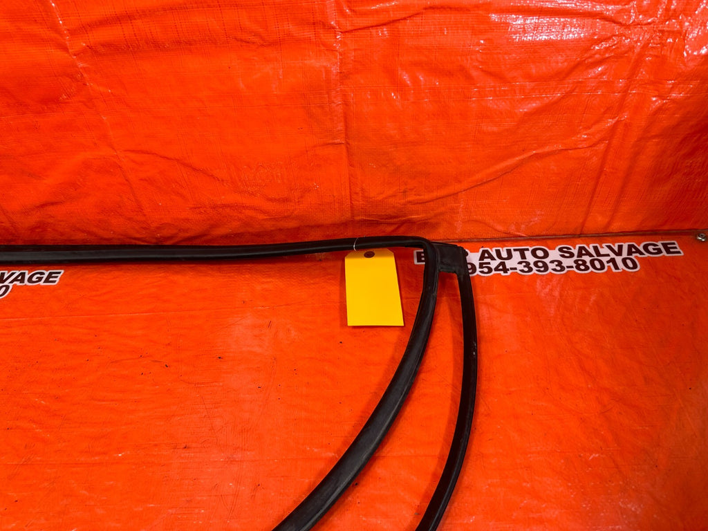 06 11 CIVIC 4D SEDAN DRIVER LEFT REAR DOOR WEATHER STRIP TRIM SEAL GASKET #2602