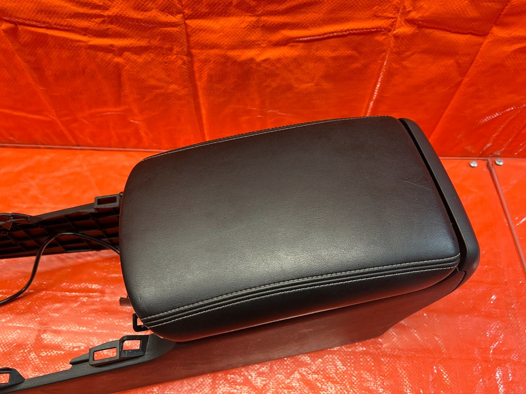 16 20 INFINITI Q50 / 17 20 Q60   ARM REST CENTER CONSOLE   OEM FACTORY OE #963