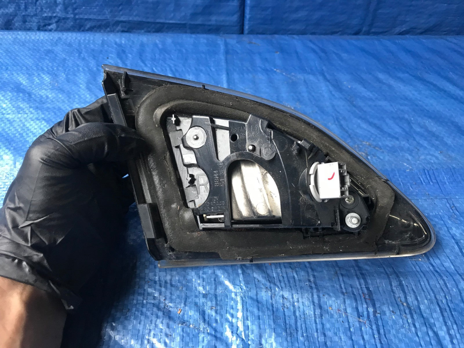 OEM 2010 2011 2012 MAZDA 2   PASSENGER RIGHT INNER TRUNK TAIL LIGHT P8043R3