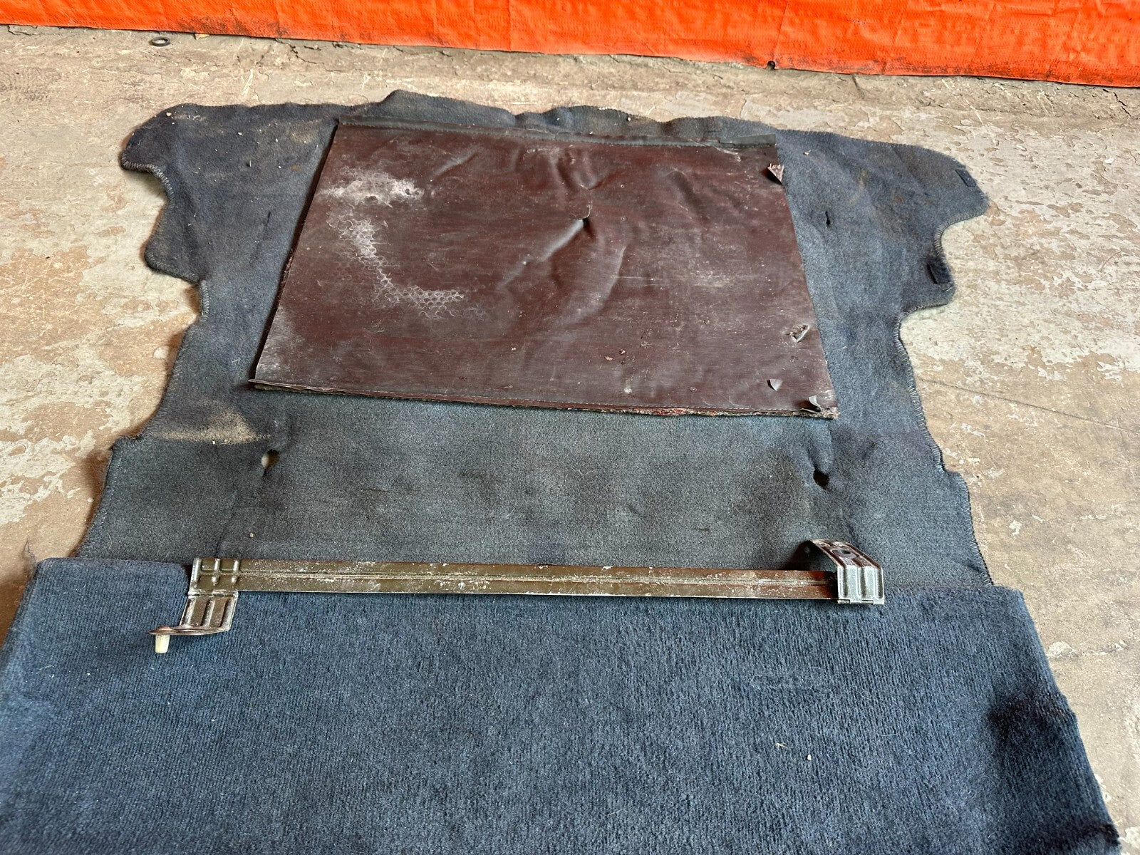 88 89 HONDA CRX DX   TRUNK CARPET W/ TAIL GATE LINER REAR CARPET TRIM   OEM #24316
