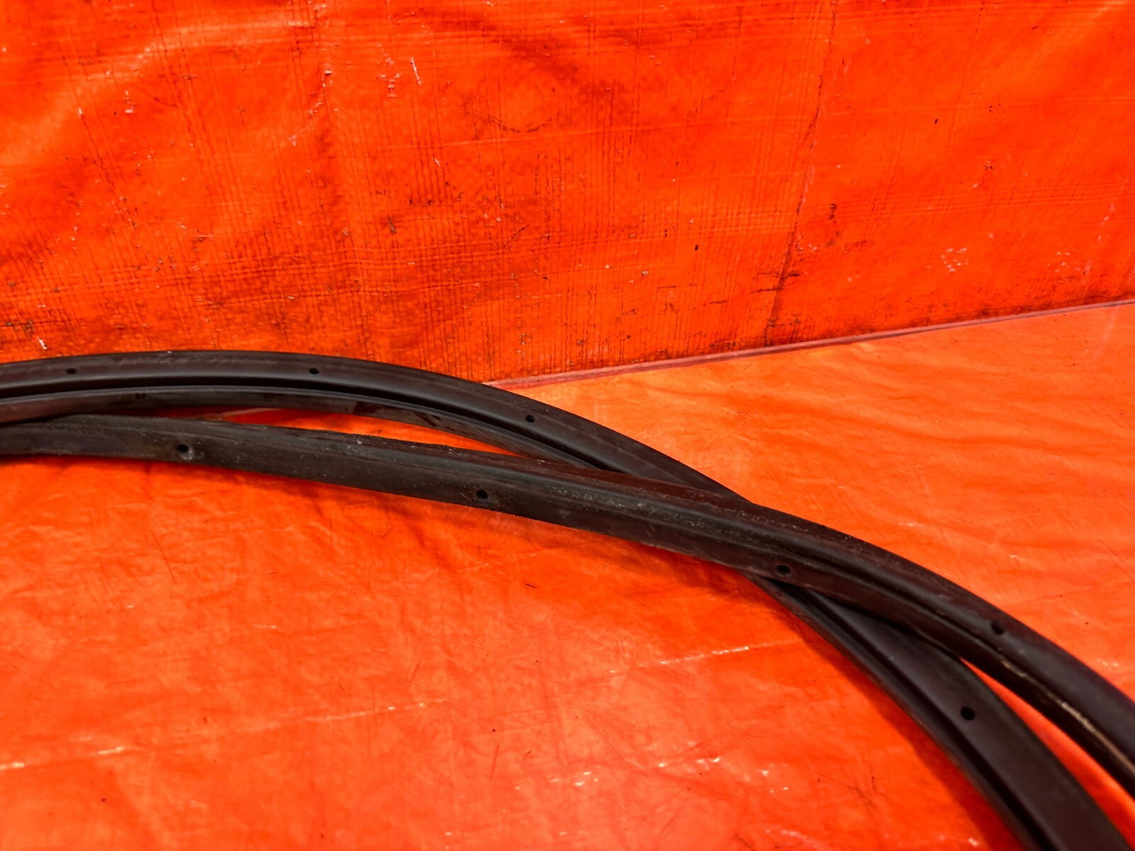 96 00 HONDA CIVIC SEDAN   DRIVER LEFT REAR   WEATHER STRIP SEAL GASKET OEM #2979