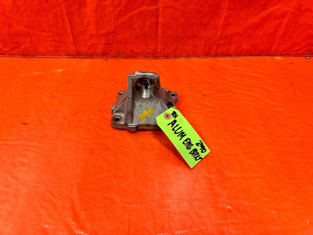 00 09 HONDA S2000   PASSENGER RIGHT   ALUMINUM ENGINE MOUNT BRACKET   OEM #2900